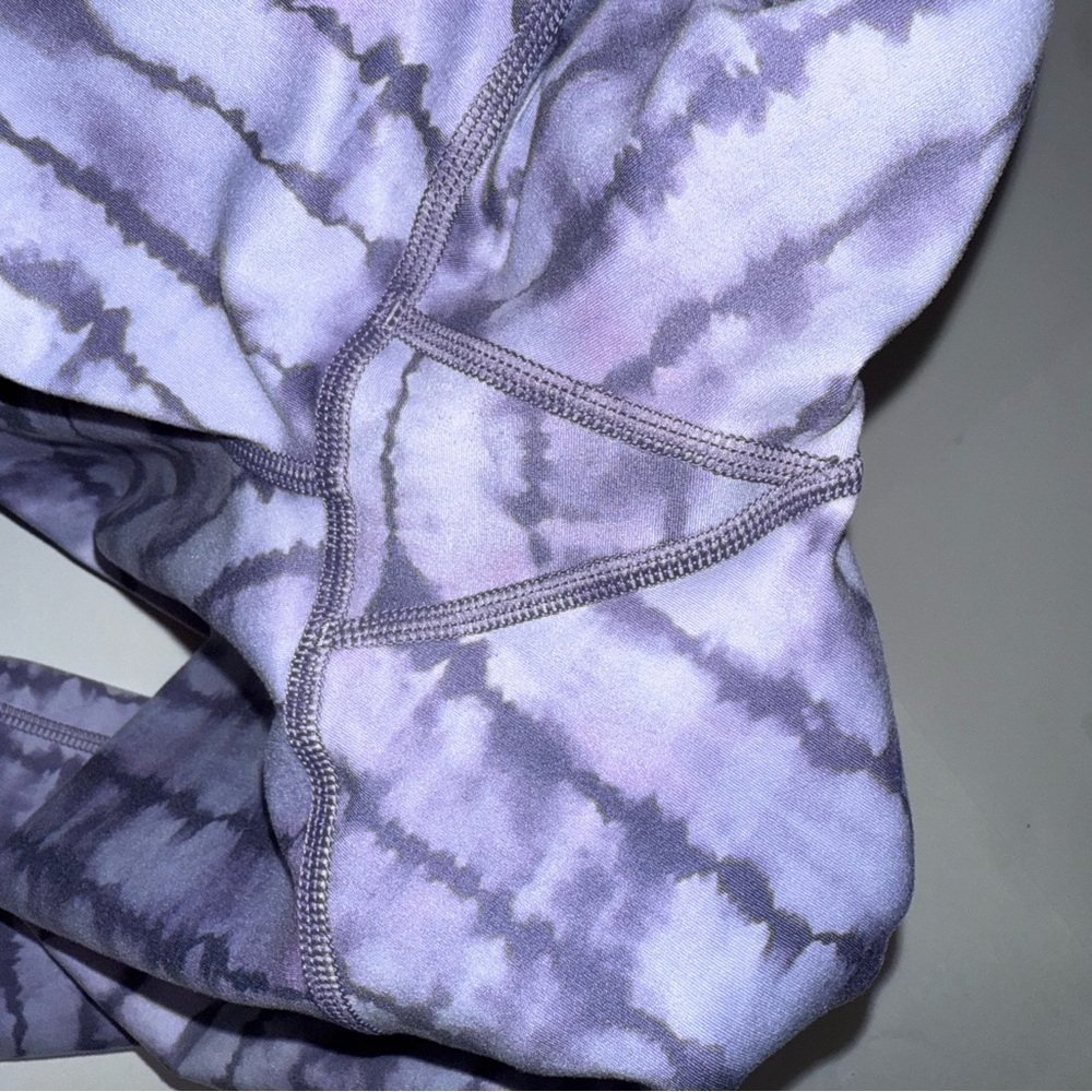 Athleta Elation Printed Capri Leggings Small Petite Purple - Picture 8 of 9